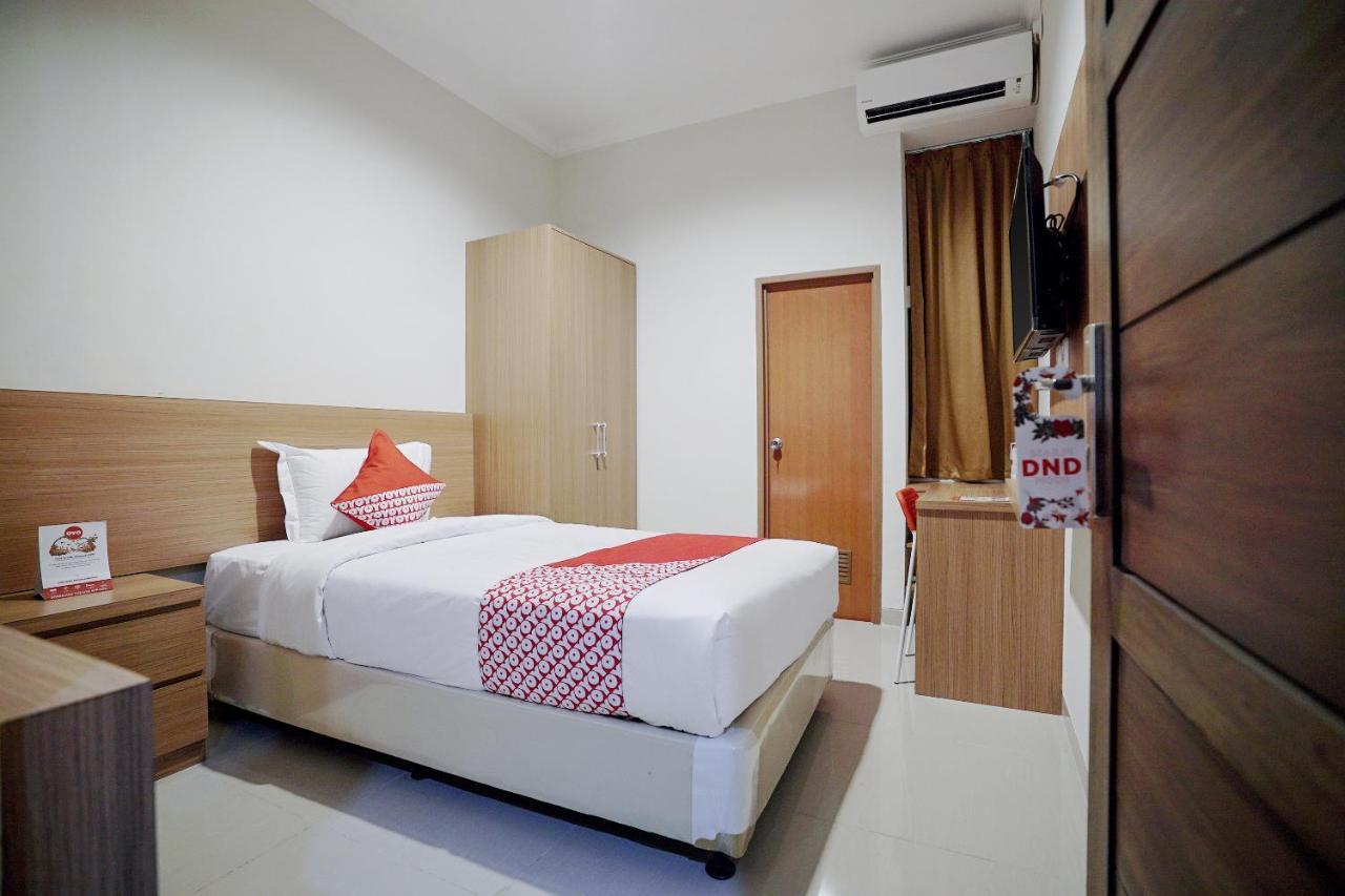 Oyo 415 The Kartini 8 Residence Jakarta Exterior foto
