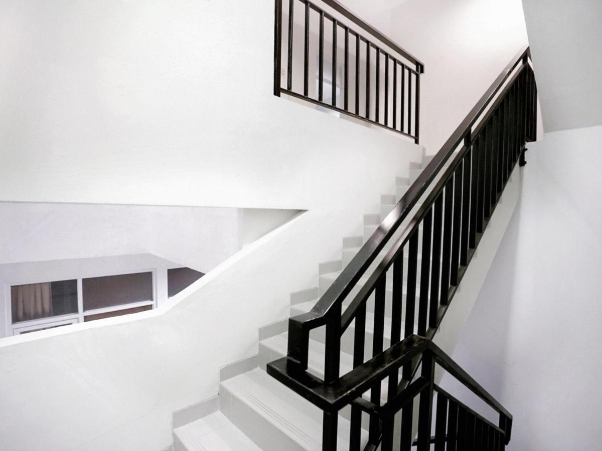 Oyo 415 The Kartini 8 Residence Jakarta Exterior foto