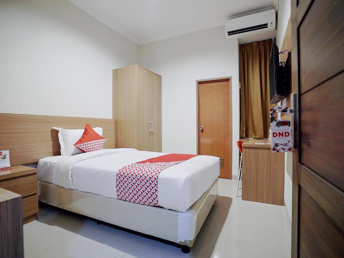 Oyo 415 The Kartini 8 Residence Jakarta Exterior foto