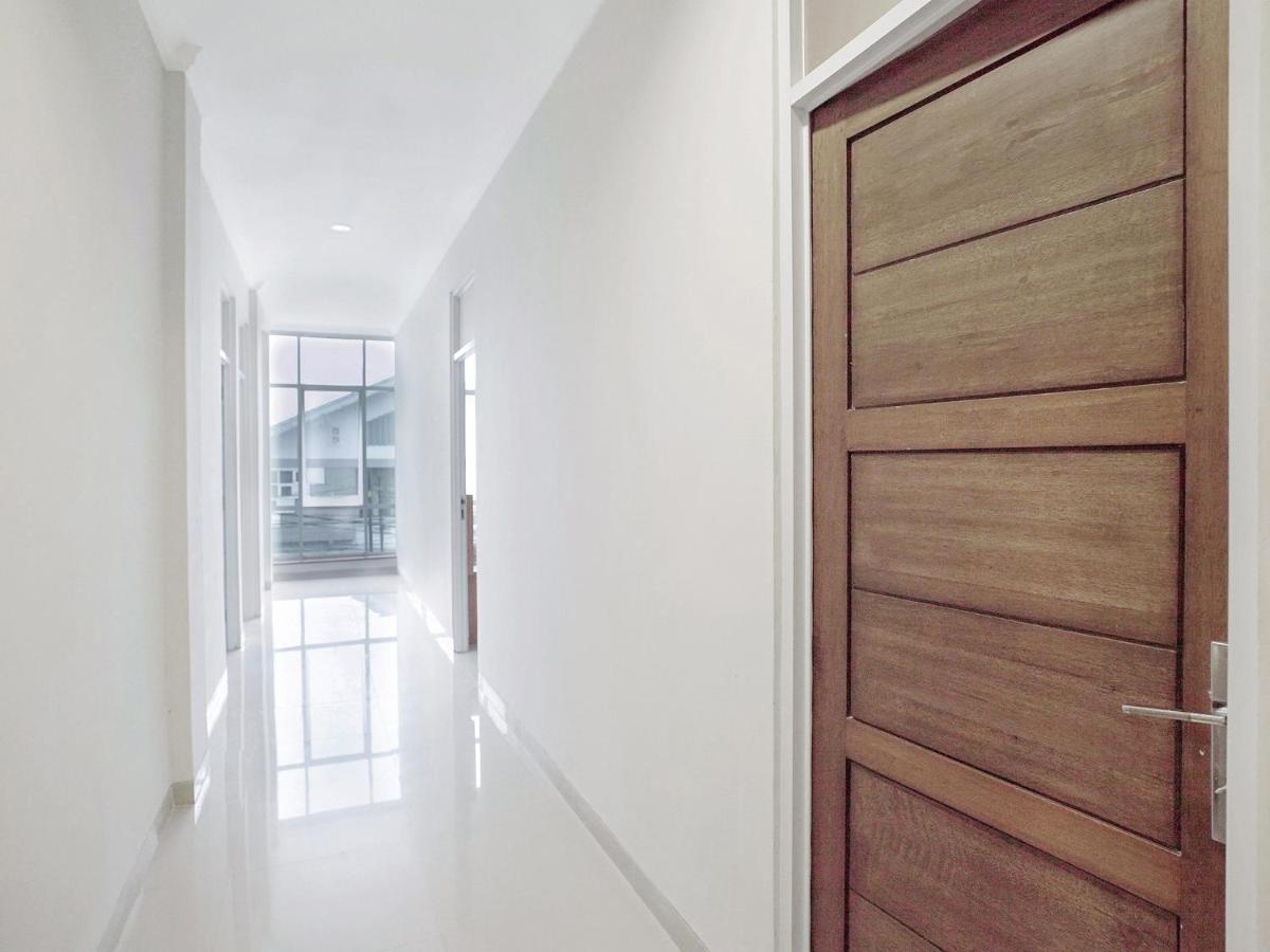 Oyo 415 The Kartini 8 Residence Jakarta Exterior foto