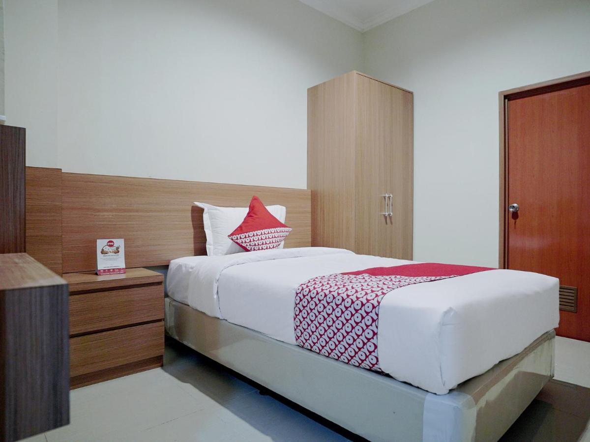 Oyo 415 The Kartini 8 Residence Jakarta Exterior foto